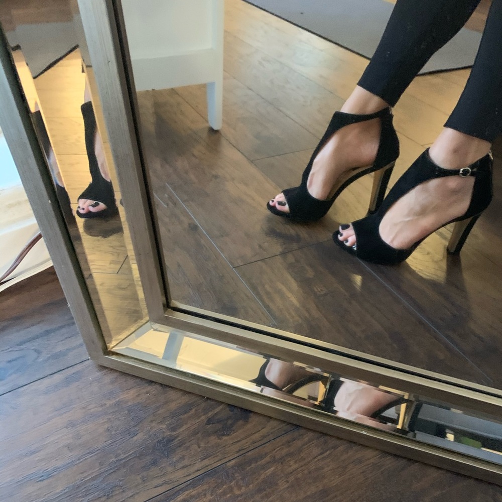 DKNY black heels